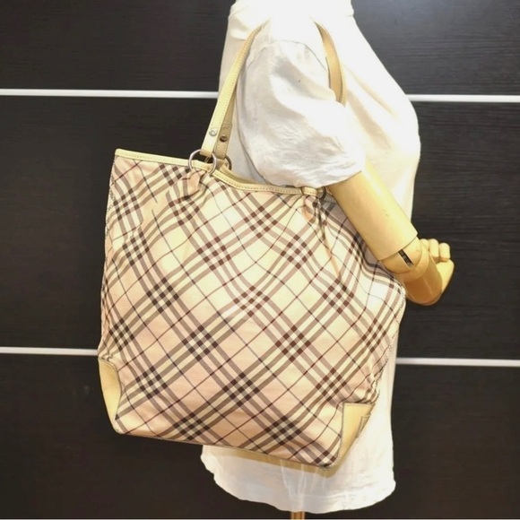 Authentic Burberry Blue Label Tote Handbag Nylon Pink - Picture 3 of 8